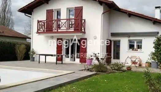 Magnifique Maison avec Vue Panoramique à Larressore