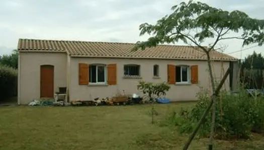 Maison Location Sainte-Eulalie 4p 93m² 850€