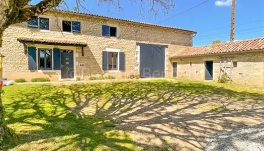 Belle maison en pierres avec dépendances et jardin