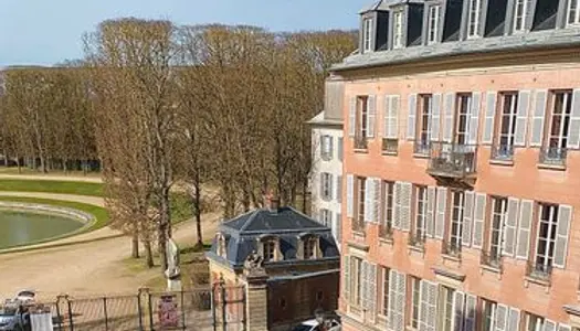 Appartement 3 pièces à Versailles près du parc du château 