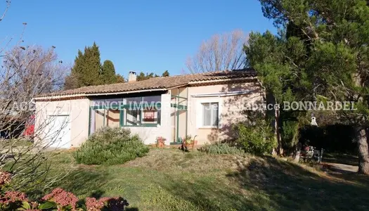 Vente Villa 70 m² à Sainte-Cécile-les-Vignes 286 200 €