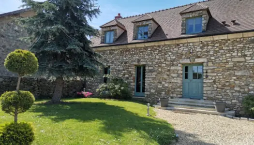 Maison 10 pièces 373 m² 