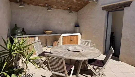 Belle maison de village avec terrasse spacieuse dans le Minervois 