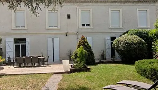 Maison de maitre au centre bourg 