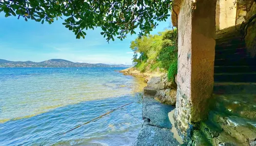 Golfe de Saint-Tropez, Villa à Gassin les pieds dans l'eau  