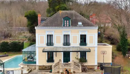 Maison 8 pièces 300 m²