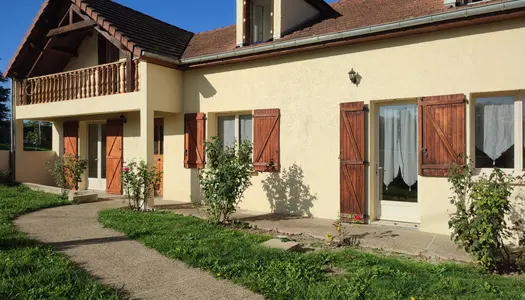 BRUGHEAS, JOLIE MAISON DANS CADRE CHAMPÊTRE 