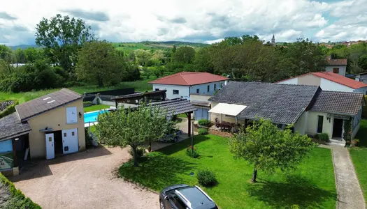 Maison individuelle 5 pièces avec piscine, terrasses et anne 