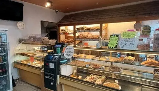 AV seule boulangerie dans Village de Haute-Savoie