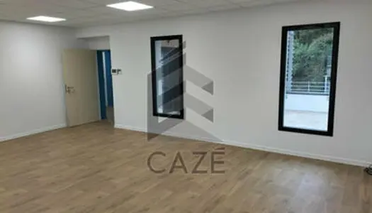 Bureaux de 42m² à louer en R+1 à Léognan