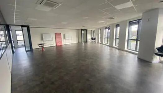 A louer bureaux récents 1021m² divisibles Taverny 