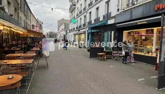 Location commerce 65m² rue piétonne de Montreuil