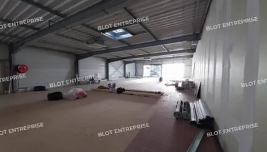 A louer local commercial 306m² Locminé Bignan