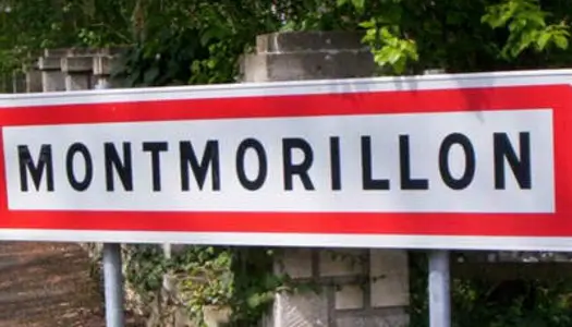Local commercial de 680m² à louer à Montmorillon