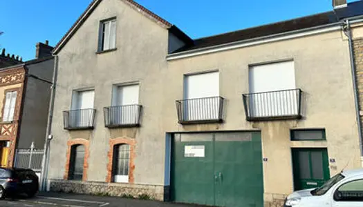 Ensemble immobilier habitation et activité à v 