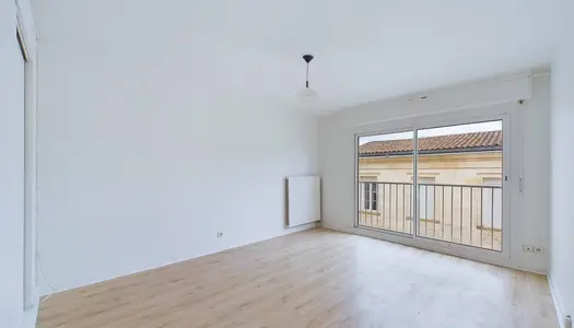 Studio 1 pièce 27 m² 