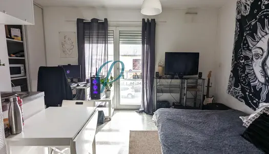 Studio 1 pièce 18 m² 